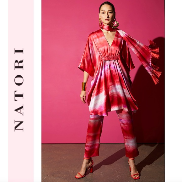 JOSIE NATORI
YORIKO SILK SHORT CAFTAN - Picture 4 of 9